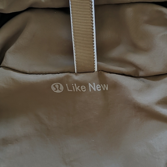 Lululemon Jacket - Picture 3 of 4